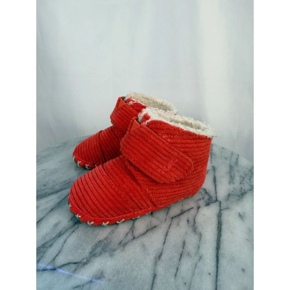 Tiny TOMS Baby Red/Pink Corduroy Faux Fur Lined Crib Booties Size 4 Infant Shoes